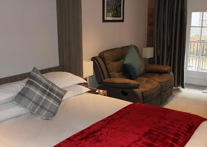 Waters Edge At Cocoa Suites
